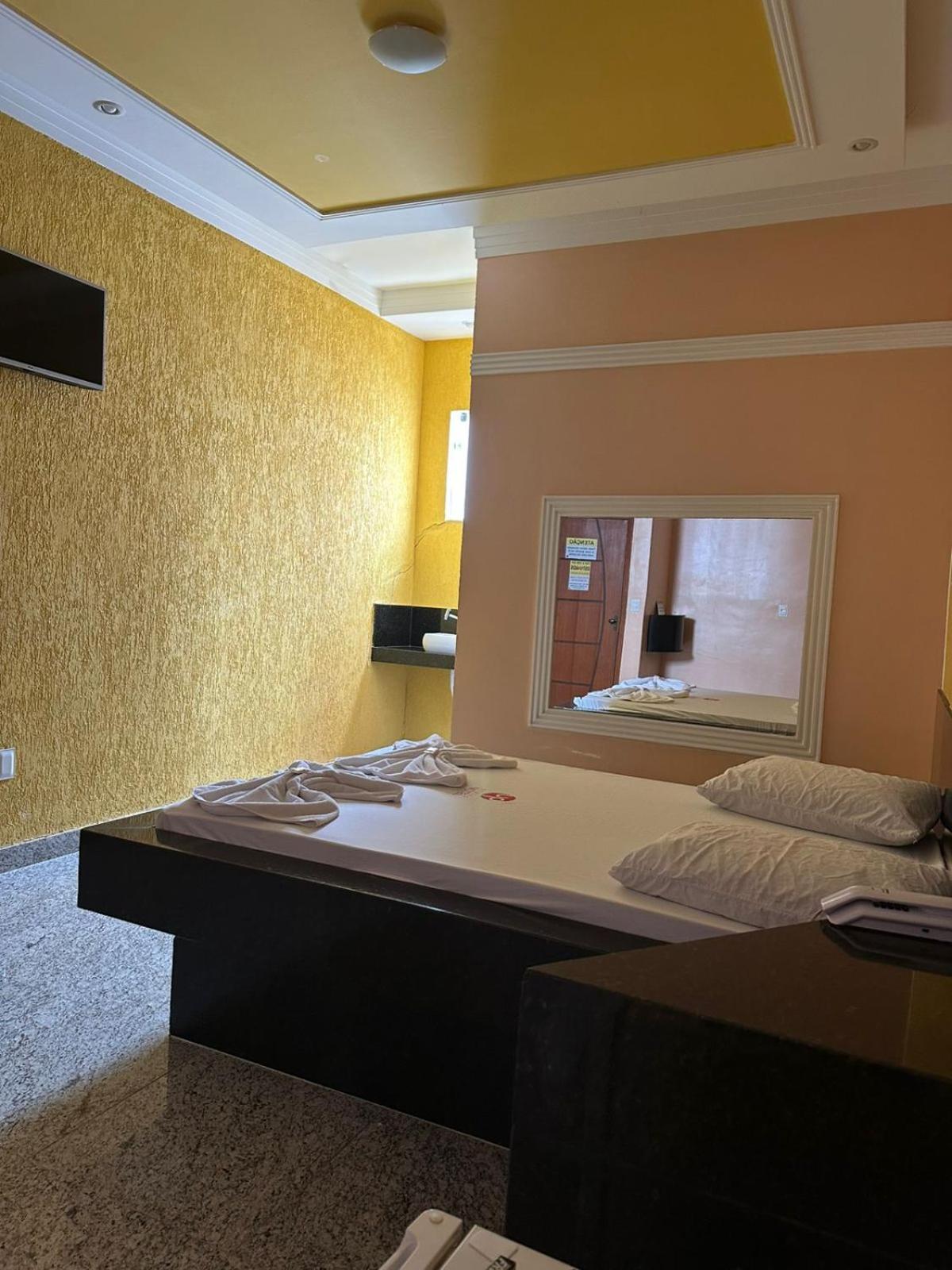 Up Stairs Motel Adults Only Betim Luaran gambar