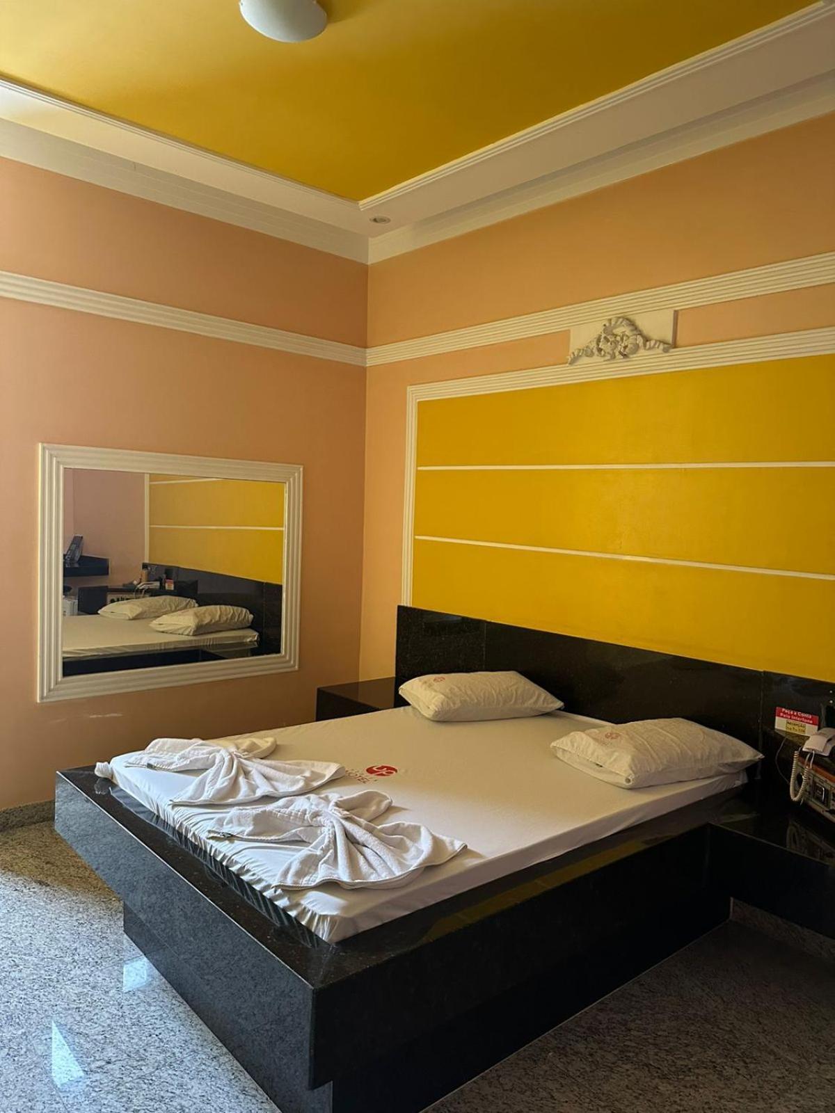 Up Stairs Motel Adults Only Betim Luaran gambar